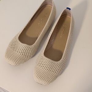 Rothy's The Max Square